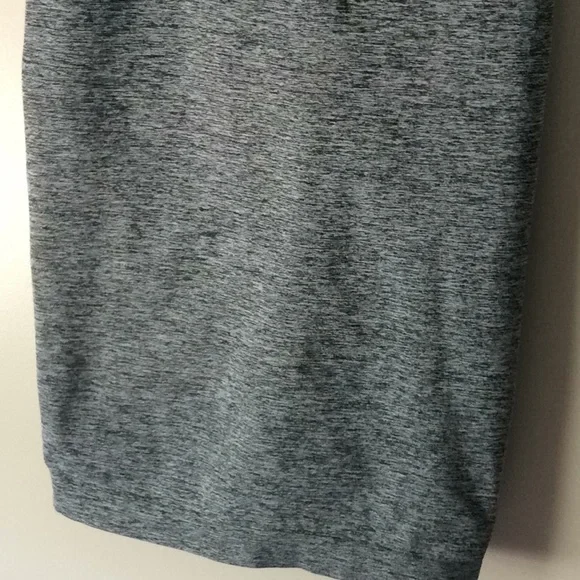 Tank top. Really nice. - Picture 3 of 7